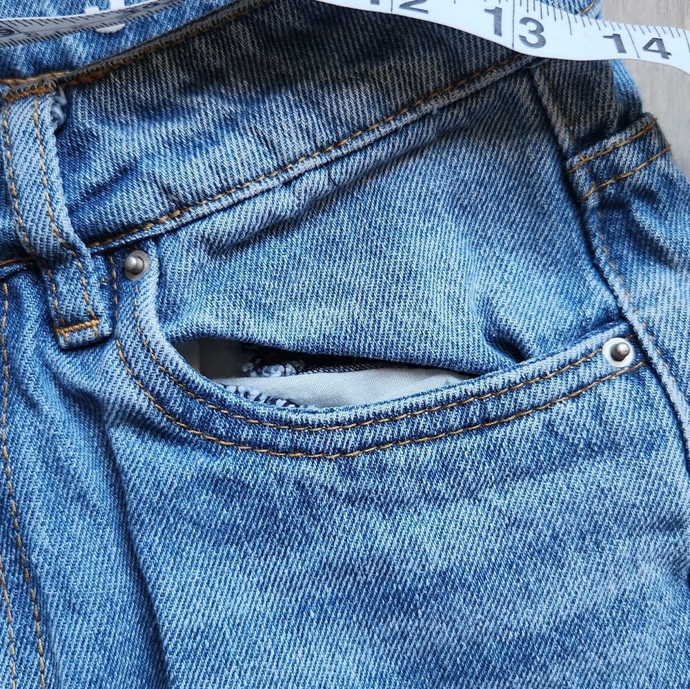 Mom Ultra High Rise Jeans, Ripped Size 5‎ Euc - Picture 5 of 9
